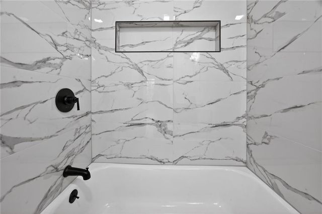 1215 E South Avenue, Independence, MO 64050