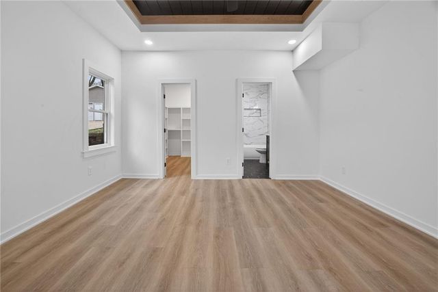 1215 E South Avenue, Independence, MO 64050