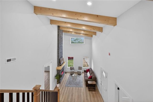 1215 E South Avenue, Independence, MO 64050