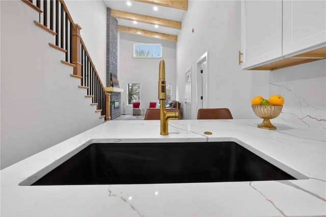 1215 E South Avenue, Independence, MO 64050