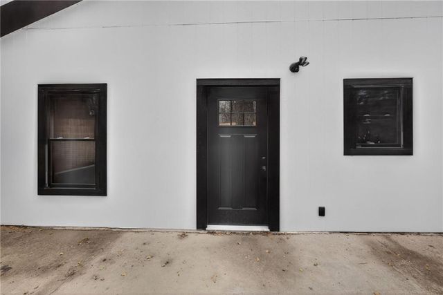 1215 E South Avenue, Independence, MO 64050