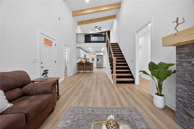 1215 E South Avenue, Independence, MO 64050