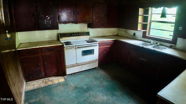 289 Early Branch Road, Rogersville, TN 37857