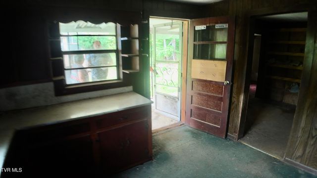 289 Early Branch Road, Rogersville, TN 37857