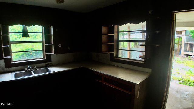 289 Early Branch Road, Rogersville, TN 37857