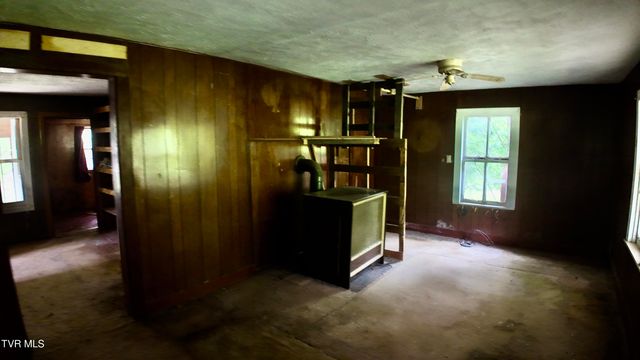 289 Early Branch Road, Rogersville, TN 37857