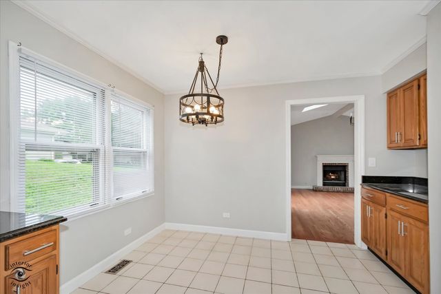 8348 Adbeth Avenue, Woodridge, IL 60517