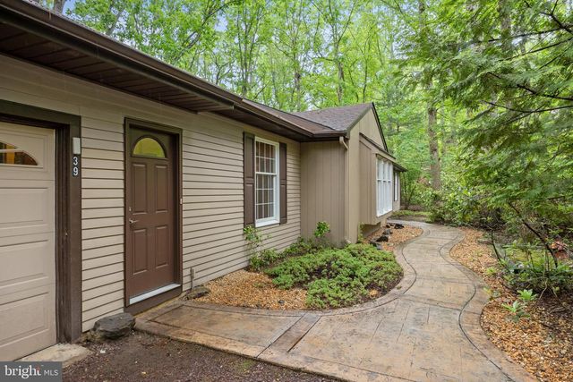 39 THUNDERHEAD DR, Medford, NJ 08055