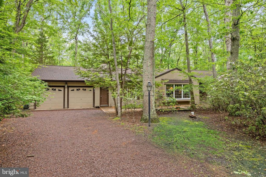 39 THUNDERHEAD DR, Medford, NJ 08055