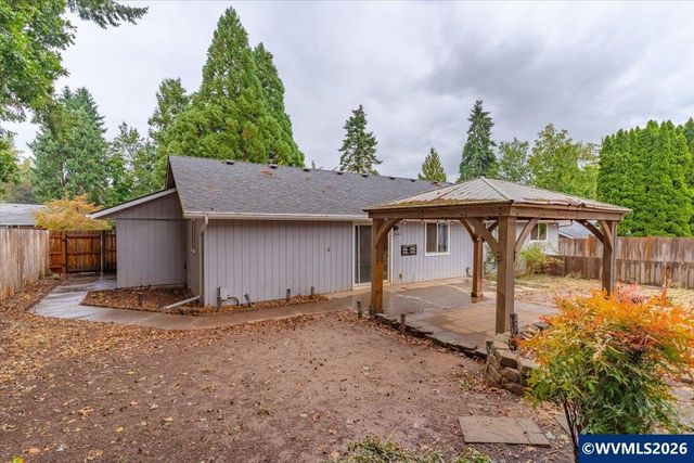 1086 Hanover Ct S, Salem, OR 97302