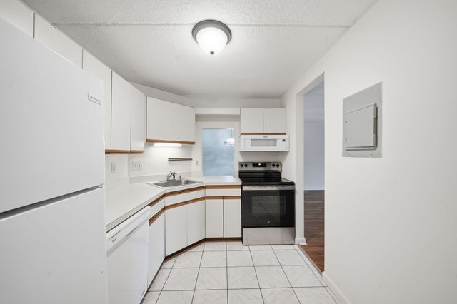 100 High St 308, Medford, MA 02155