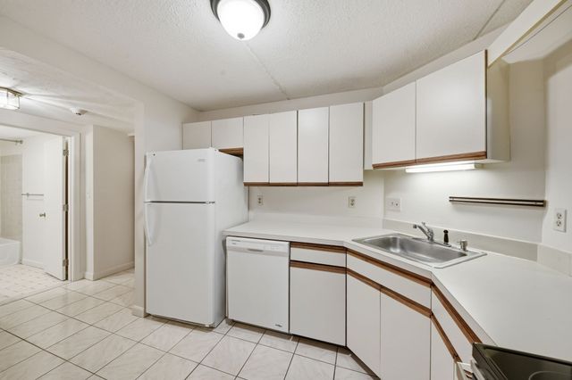 100 High St 308, Medford, MA 02155