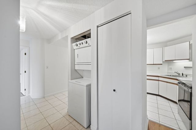 100 High St 308, Medford, MA 02155