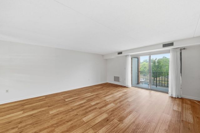 100 High St 308, Medford, MA 02155