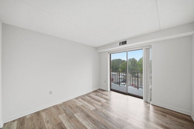100 High St 308, Medford, MA 02155