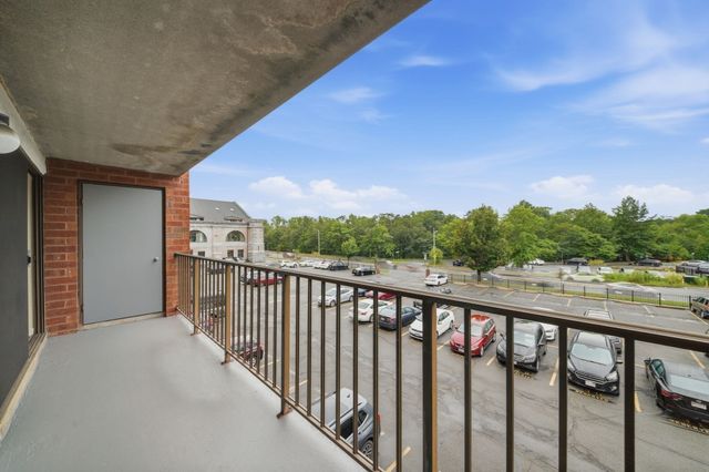 100 High St 308, Medford, MA 02155