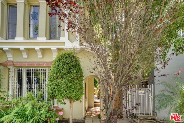 214 N La Peer Drive, Beverly Hills, CA 90211