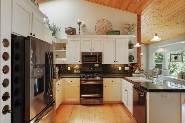 980 Fairway Ct, Murphys, CA 95247