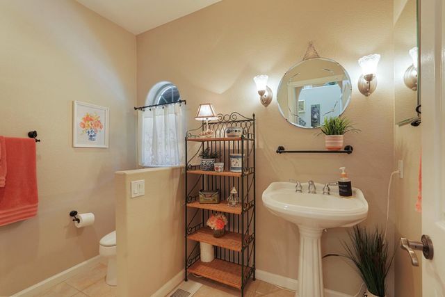 980 Fairway Ct, Murphys, CA 95247