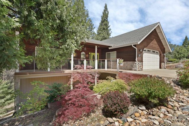 980 Fairway Ct, Murphys, CA 95247