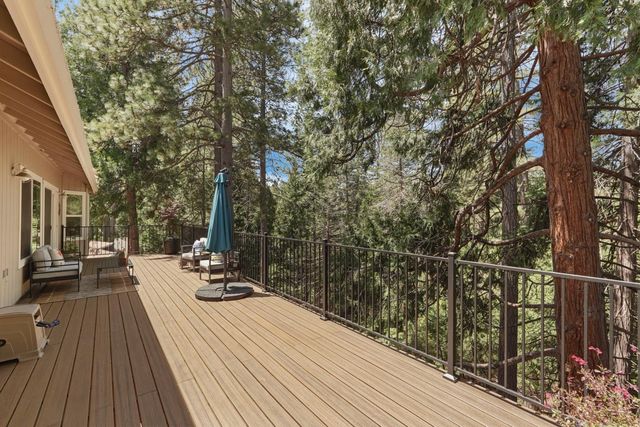 980 Fairway Ct, Murphys, CA 95247