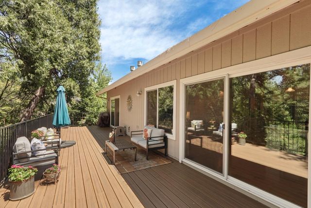 980 Fairway Ct, Murphys, CA 95247