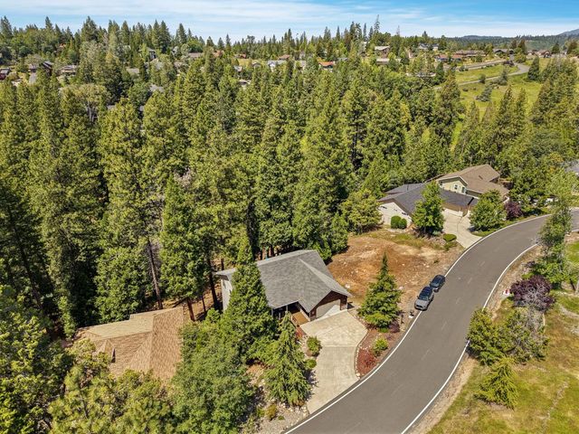 980 Fairway Ct, Murphys, CA 95247