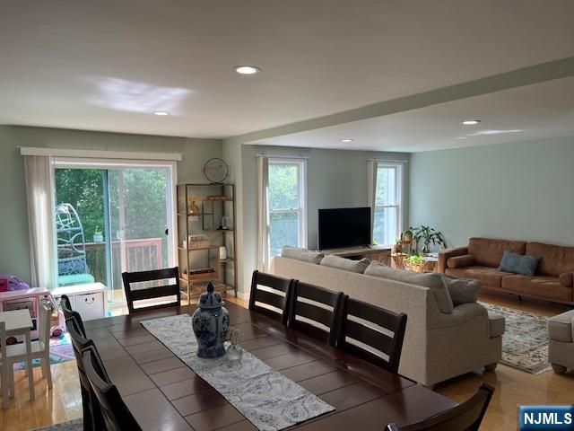 41 Foxwood Square, Old Tappan, NJ 07675