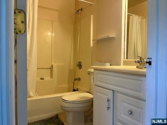 41 Foxwood Square, Old Tappan, NJ 07675