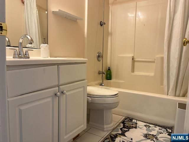 41 Foxwood Square, Old Tappan, NJ 07675