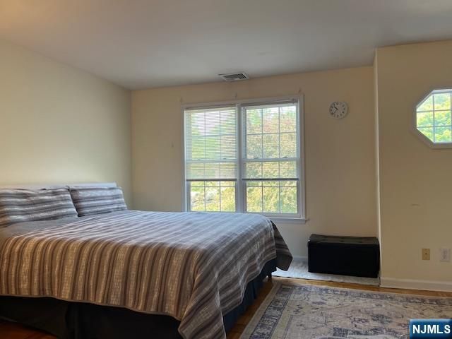 41 Foxwood Square, Old Tappan, NJ 07675