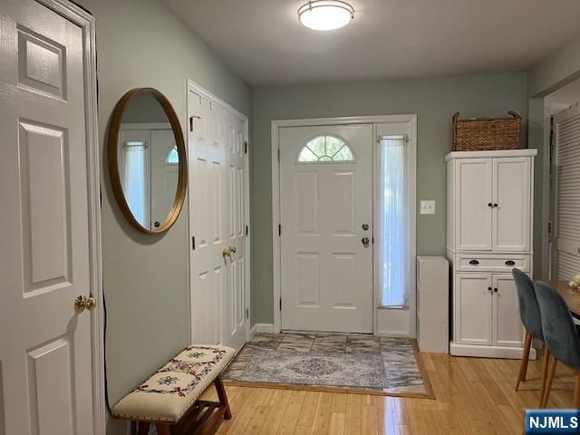 41 Foxwood Square, Old Tappan, NJ 07675