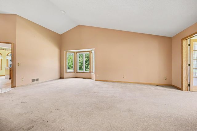 3028 Highpointe Curve, Roseville, MN 55113