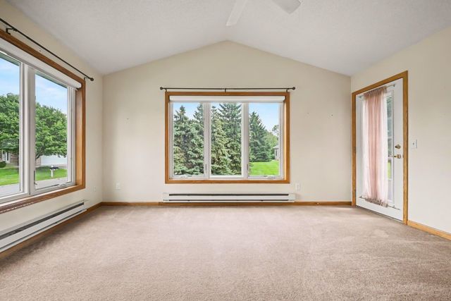 3028 Highpointe Curve, Roseville, MN 55113