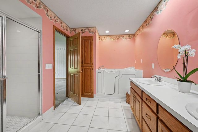 3028 Highpointe Curve, Roseville, MN 55113