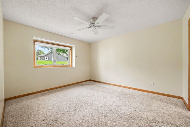 3028 Highpointe Curve, Roseville, MN 55113
