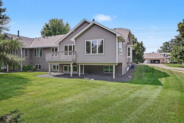 3028 Highpointe Curve, Roseville, MN 55113