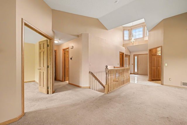 3028 Highpointe Curve, Roseville, MN 55113
