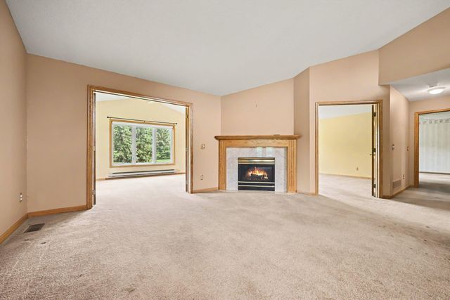 3028 Highpointe Curve, Roseville, MN 55113