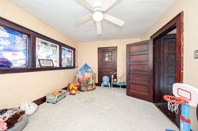 68 Center Ave, Burgettstown Boro, PA 15021