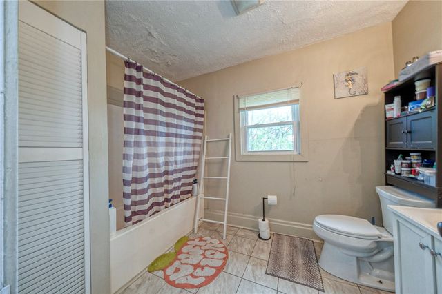 68 Center Ave, Burgettstown Boro, PA 15021