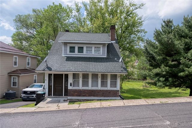 68 Center Ave, Burgettstown Boro, PA 15021