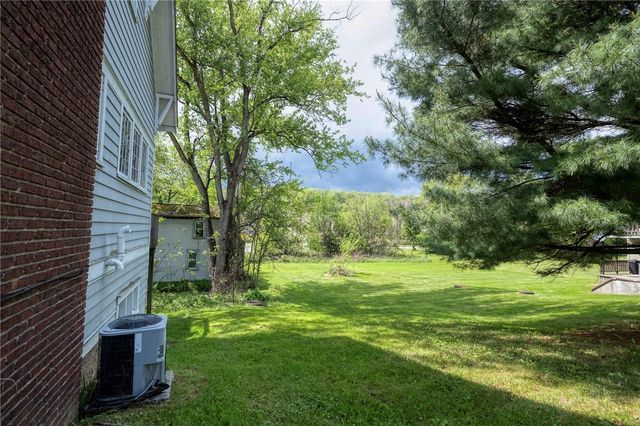 68 Center Ave, Burgettstown Boro, PA 15021
