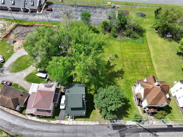 68 Center Ave, Burgettstown Boro, PA 15021