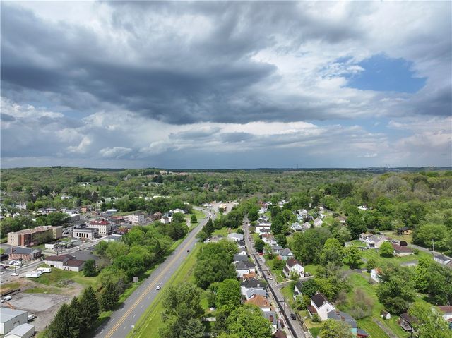 68 Center Ave, Burgettstown Boro, PA 15021