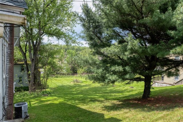 68 Center Ave, Burgettstown Boro, PA 15021