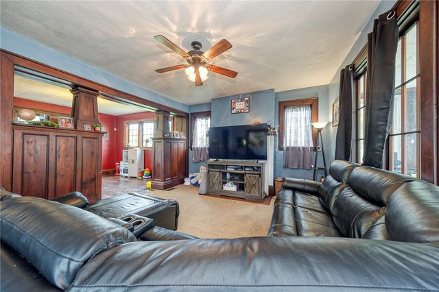 68 Center Ave, Burgettstown Boro, PA 15021