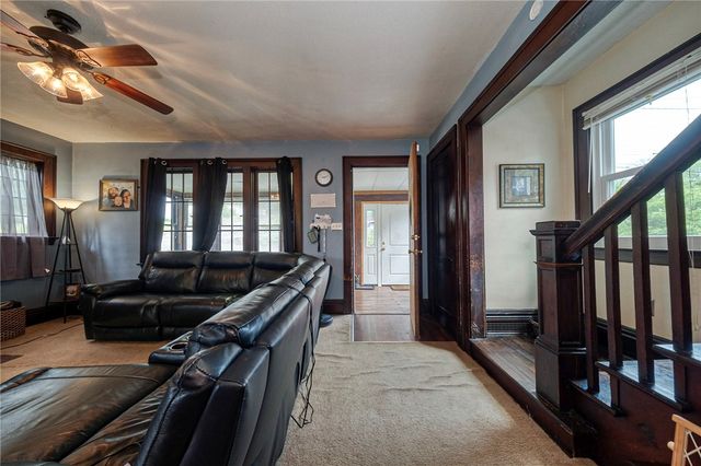 68 Center Ave, Burgettstown Boro, PA 15021