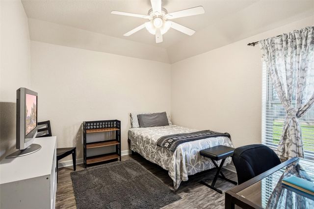 104 Hamilton Court, Clute, TX 77531