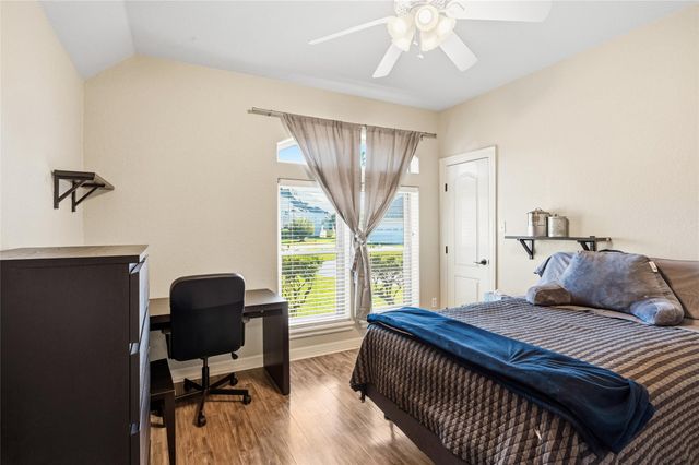 104 Hamilton Court, Clute, TX 77531